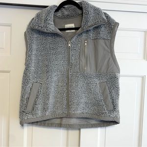 Abercrombie NWOT cropped vest